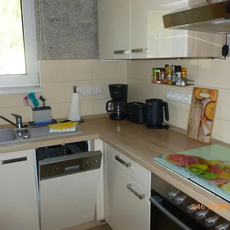 Schwandt-ein Mit Wasserblick, Ruderboot Auf Anfrage Nyaraló Rosenow