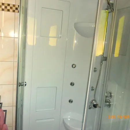 Schwandt-ein Mit Wasserblick, Ruderboot Auf Anfrage Nyaraló