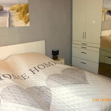 Nyaraló Schwandt-ein Mit Wasserblick, Ruderboot Auf Anfrage Rosenow