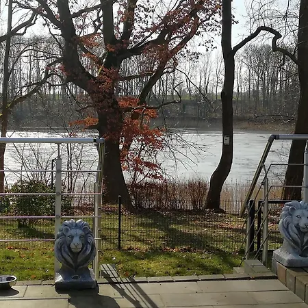 Nyaraló Schwandt-ein Mit Wasserblick, Ruderboot Auf Anfrage Rosenow